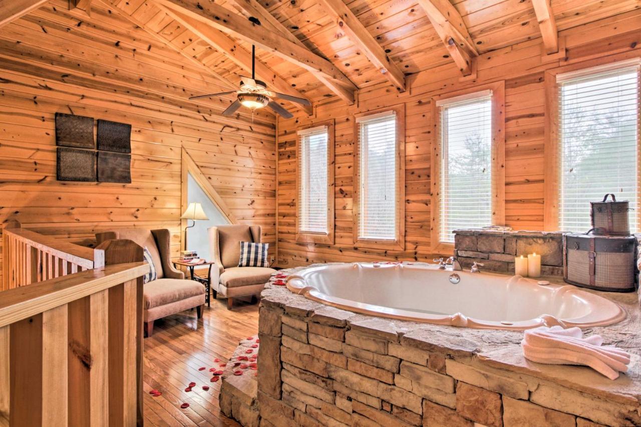 Cabin With Hot Tub About 2 Mi To Island In Pigeon Forge! Exteriör bild