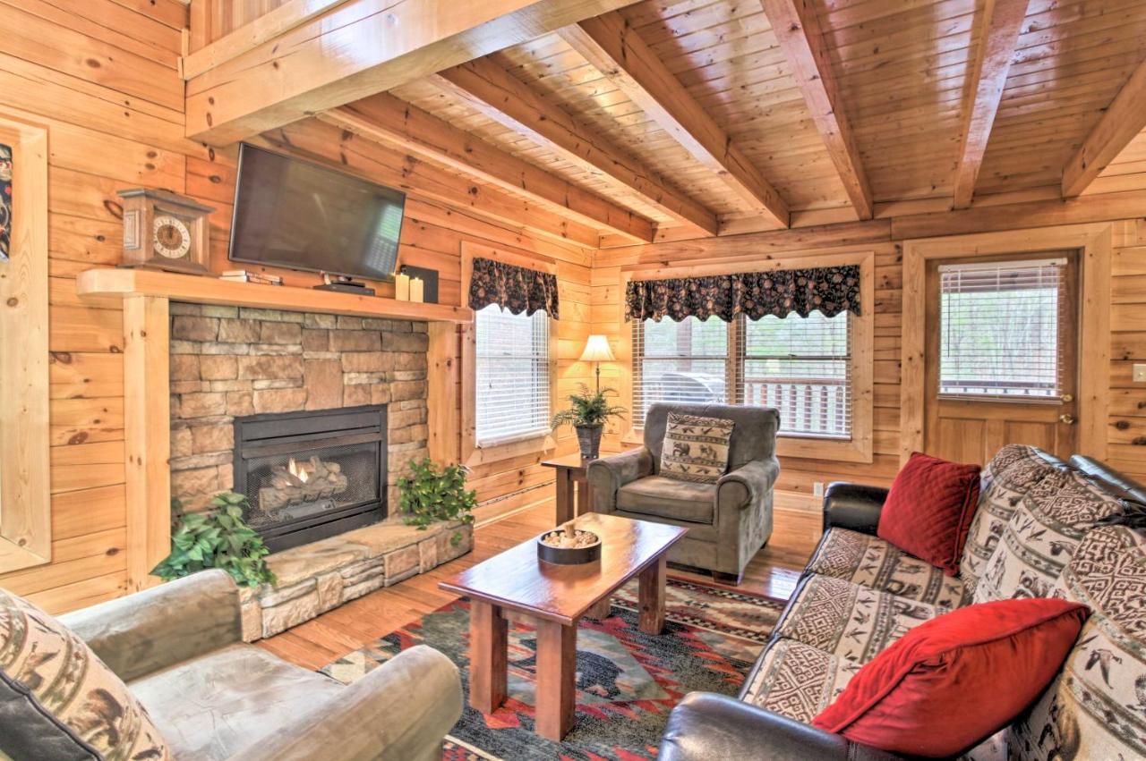 Cabin With Hot Tub About 2 Mi To Island In Pigeon Forge! Exteriör bild
