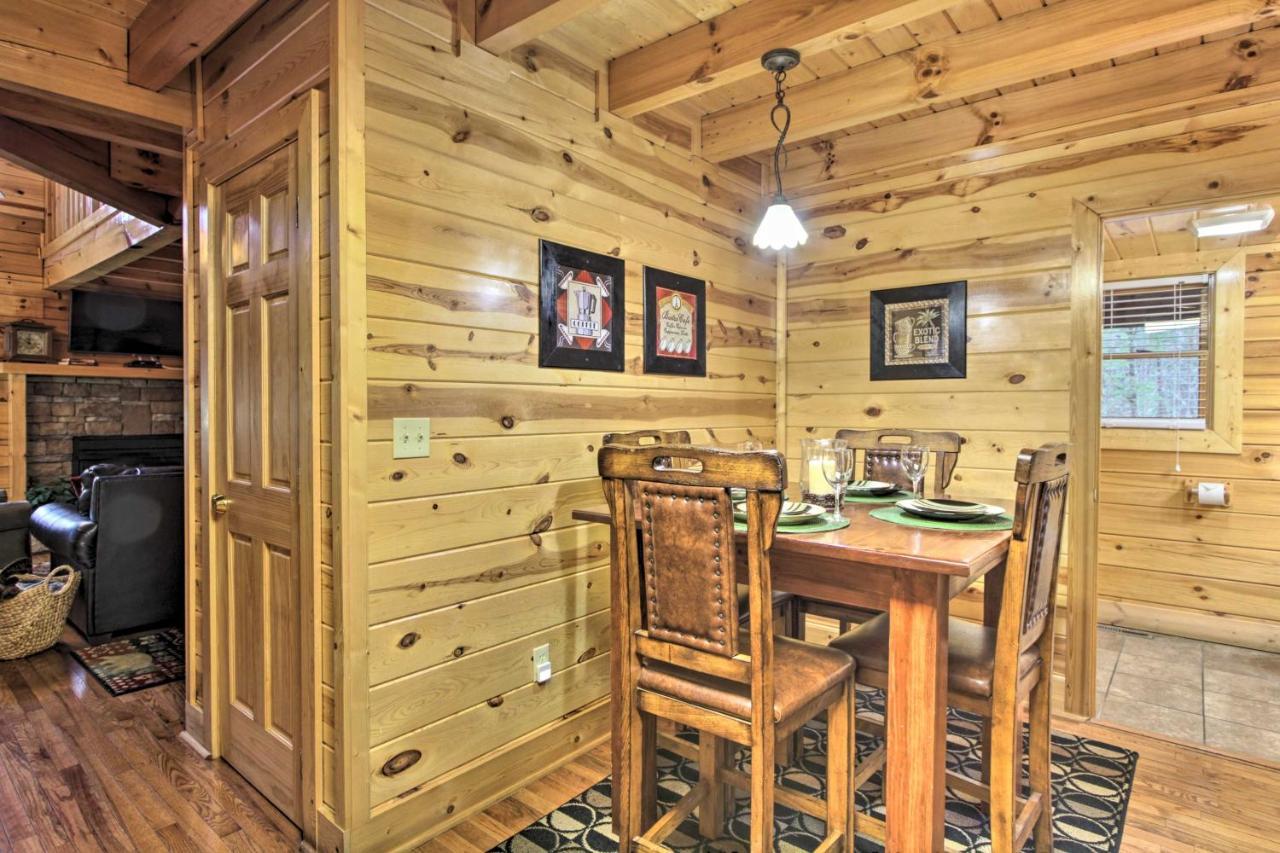 Cabin With Hot Tub About 2 Mi To Island In Pigeon Forge! Exteriör bild