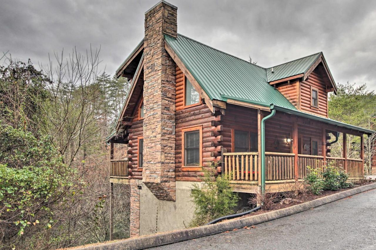 Cabin With Hot Tub About 2 Mi To Island In Pigeon Forge! Exteriör bild