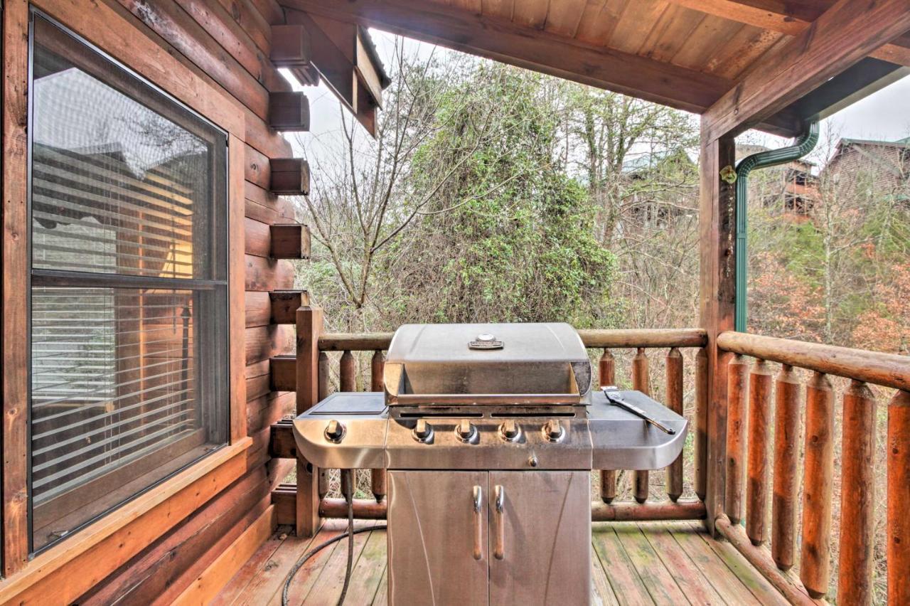 Cabin With Hot Tub About 2 Mi To Island In Pigeon Forge! Exteriör bild