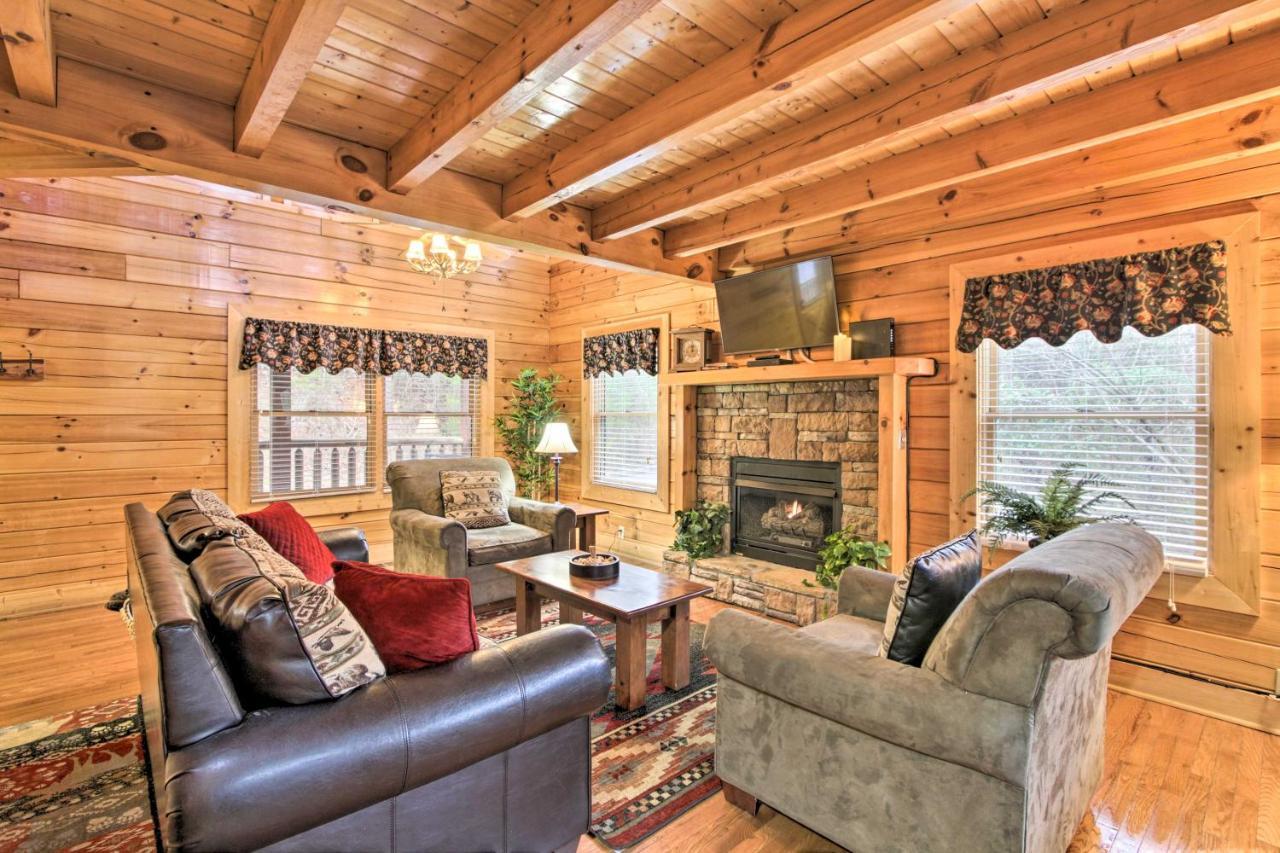 Cabin With Hot Tub About 2 Mi To Island In Pigeon Forge! Exteriör bild