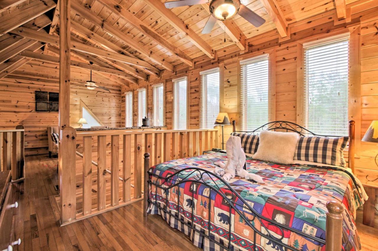 Cabin With Hot Tub About 2 Mi To Island In Pigeon Forge! Exteriör bild